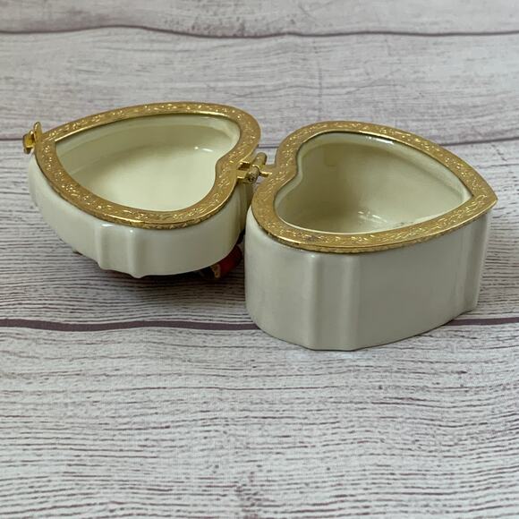 Heart Shaped Ceramic Christmas Holiday Trinket Box with Poinsettias and Bow 3"H - Picture 15 of 16